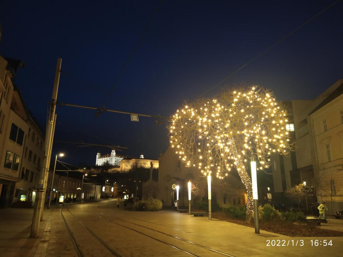 Krasny Byt S Vyhladmi V Historickom Centre Bratislava Bagian luar foto